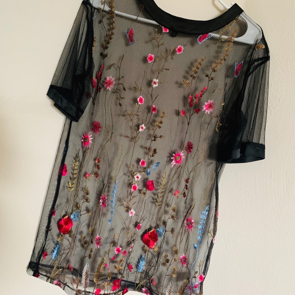 Short sleeve, mesh floral shirt